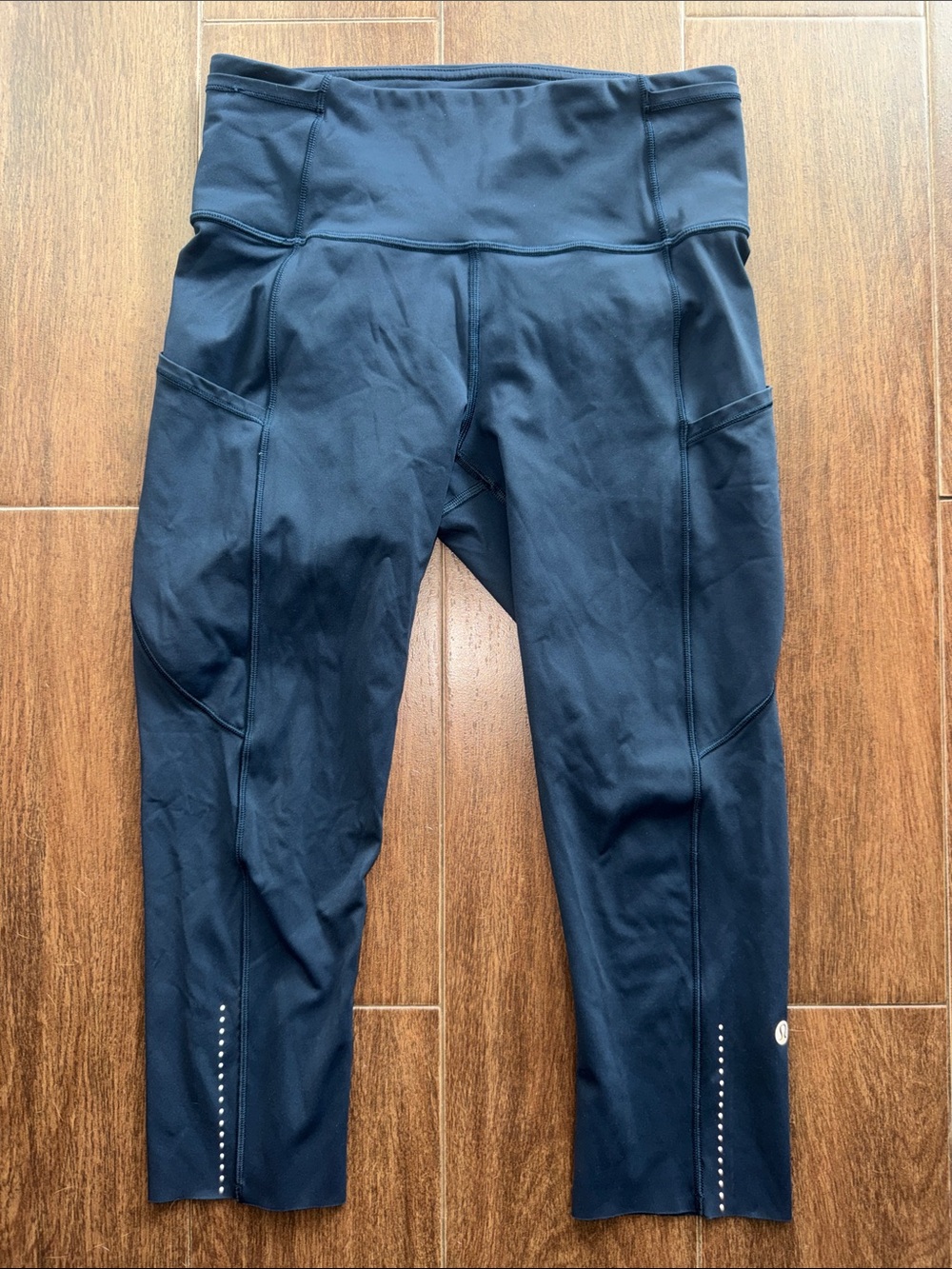 Lululemon • Fast & Free Crop II *Nulux 19"
Midnight Navy Size 6 - Picture 8 of 16